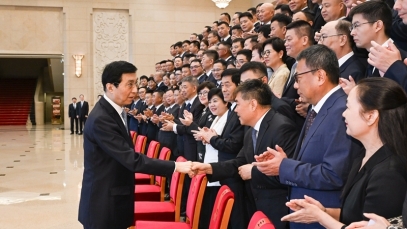 纵横国际药业集团董事长徐浩宇获“优秀中国特色社会主义事业建设者”称号