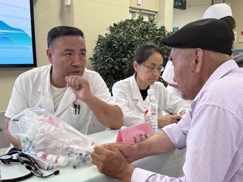 聚焦“一老一小”民生关切，纵横国际药业集团持续开展健康关爱公益行动
